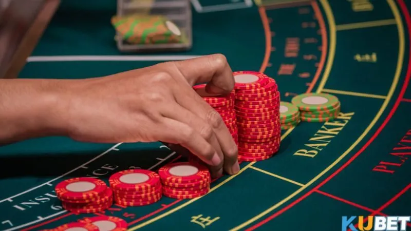 Luật chơi Baccarat theo dòng diễn biến ván bài