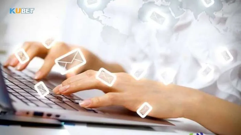 Liên hệ qua Email